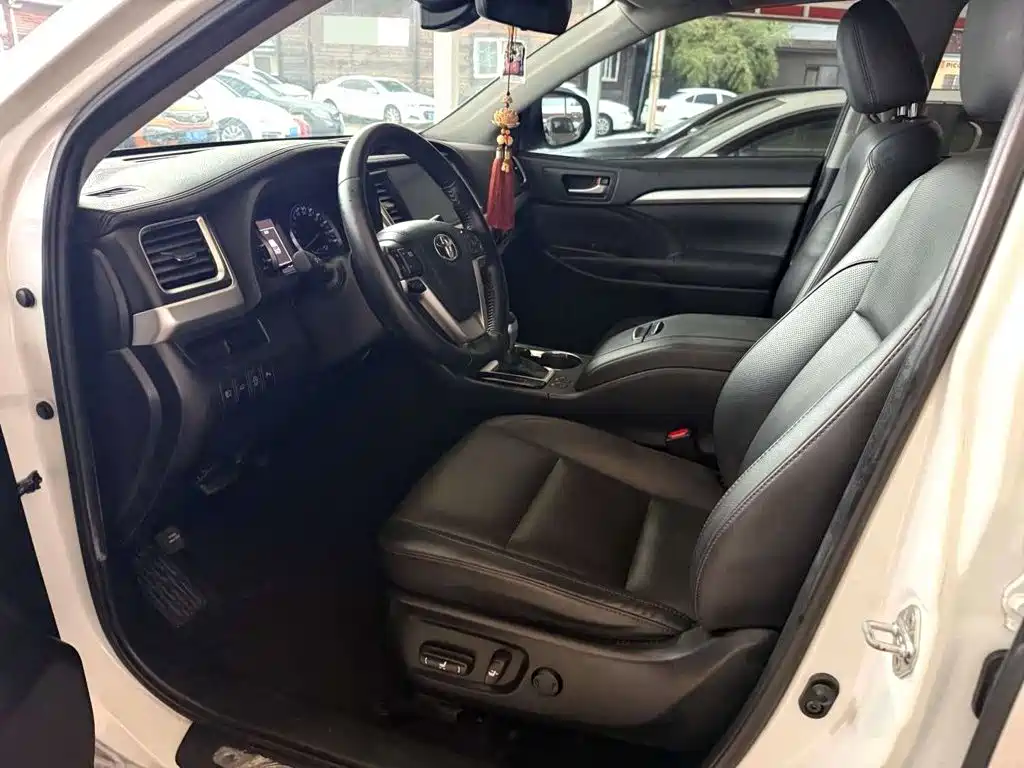 Toyota Highlander — миниатюра 4