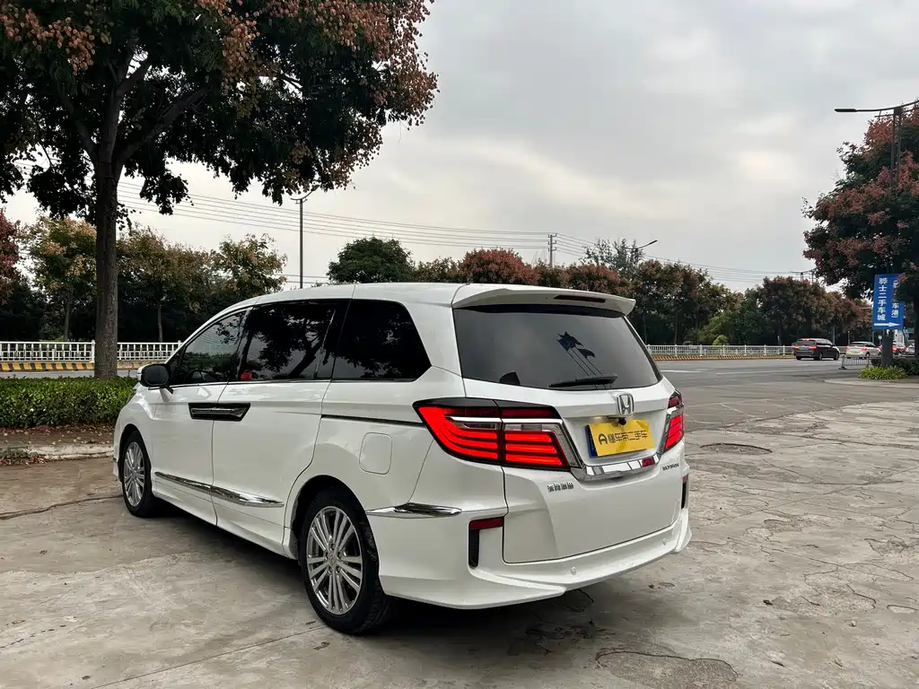 Honda Elysion — миниатюра 3