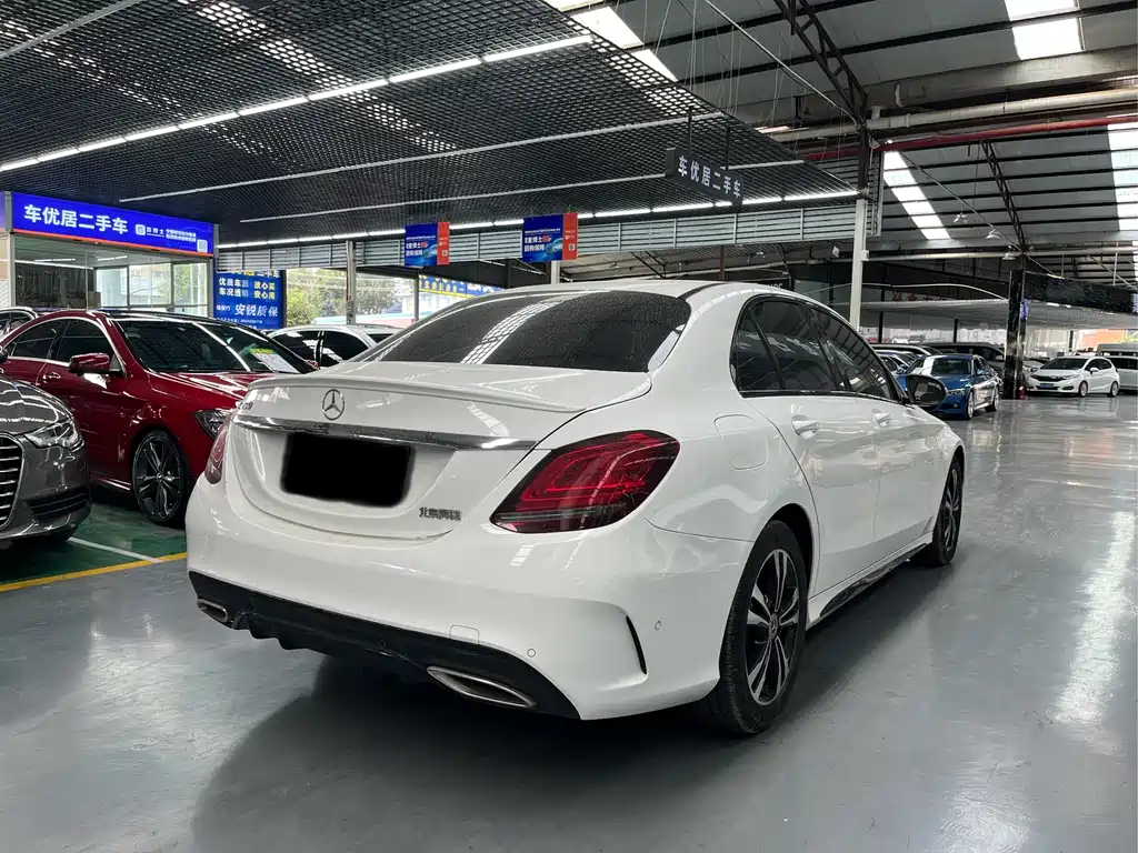 Mercedes-Benz C-Class — миниатюра 6