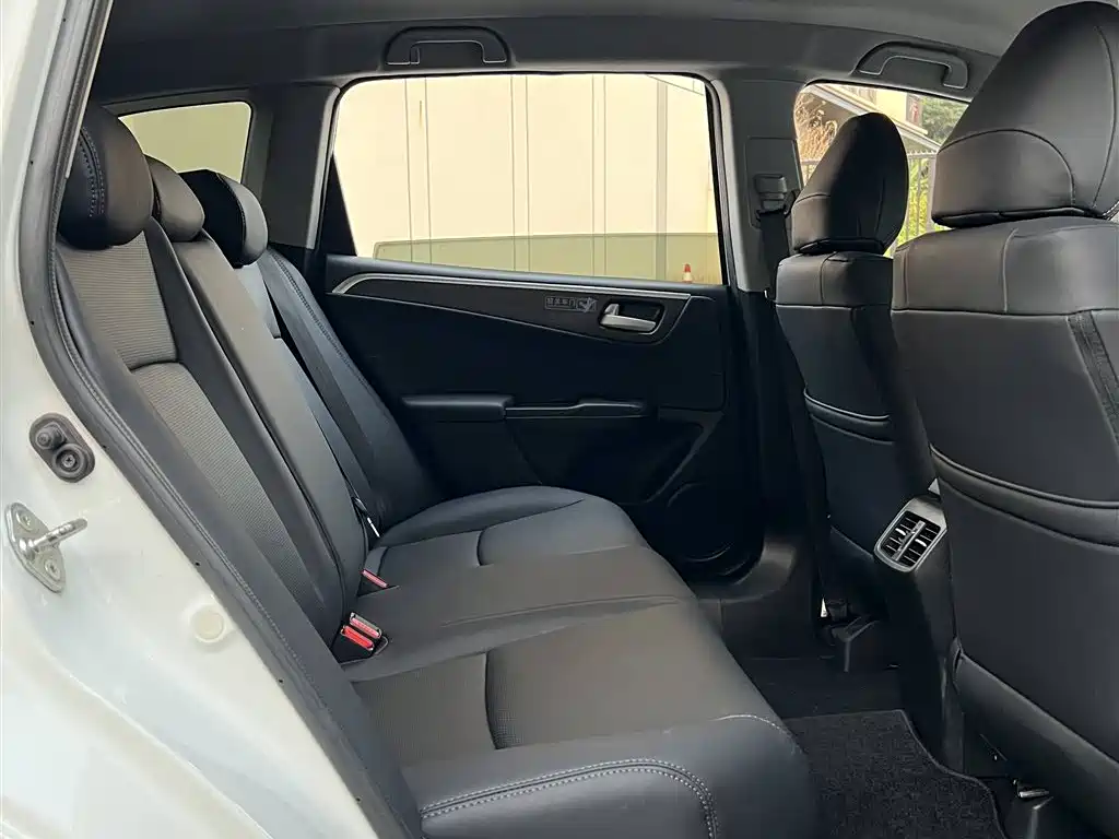 Honda Jade 2017 1.8L AT 5 мест