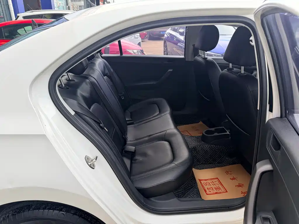 Volkswagen Santana — миниатюра 11