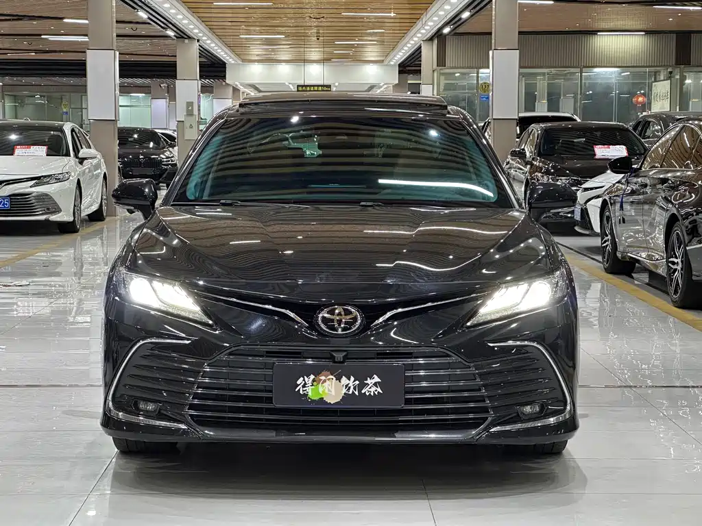 Toyota Camry — миниатюра 2