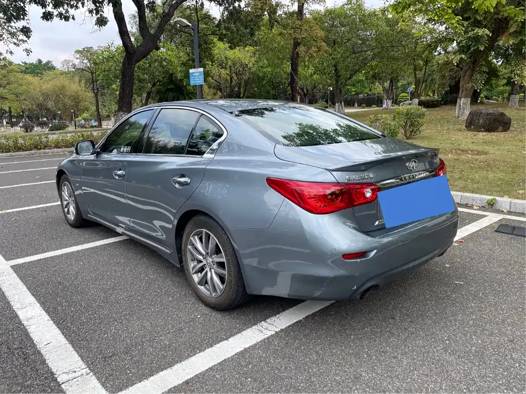 INFINITI Q50L