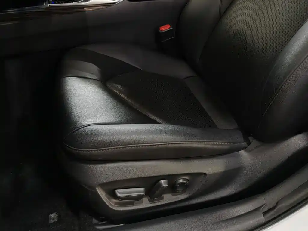Toyota Camry — миниатюра 20
