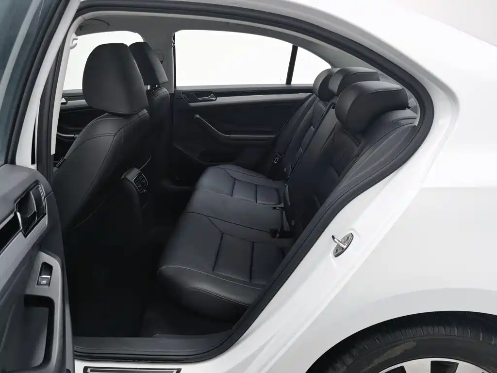 Volkswagen Sagitar — миниатюра 15