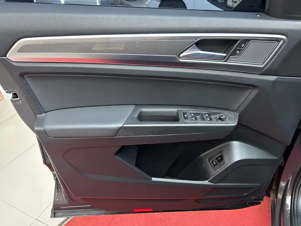Volkswagen Teramont — миниатюра 12