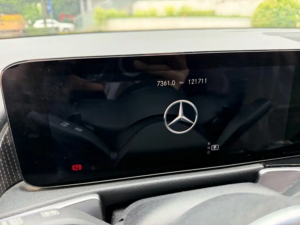 Mercedes-Benz GLB — миниатюра 22