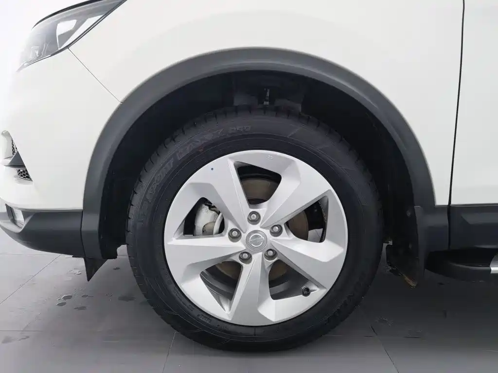 Nissan Qashqai — миниатюра 17