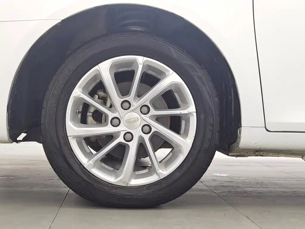 Geely Emgrand — миниатюра 17