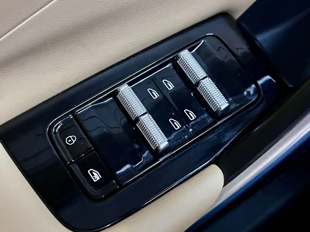 Geely Atlas L 2023 — фото 13