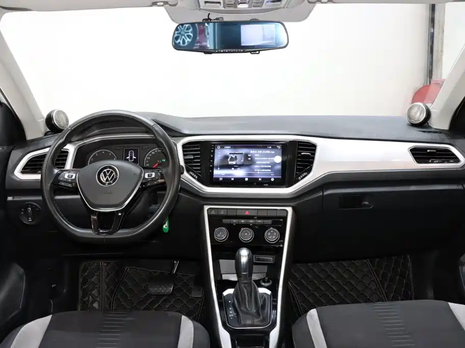 Volkswagen T-Roc — миниатюра 12