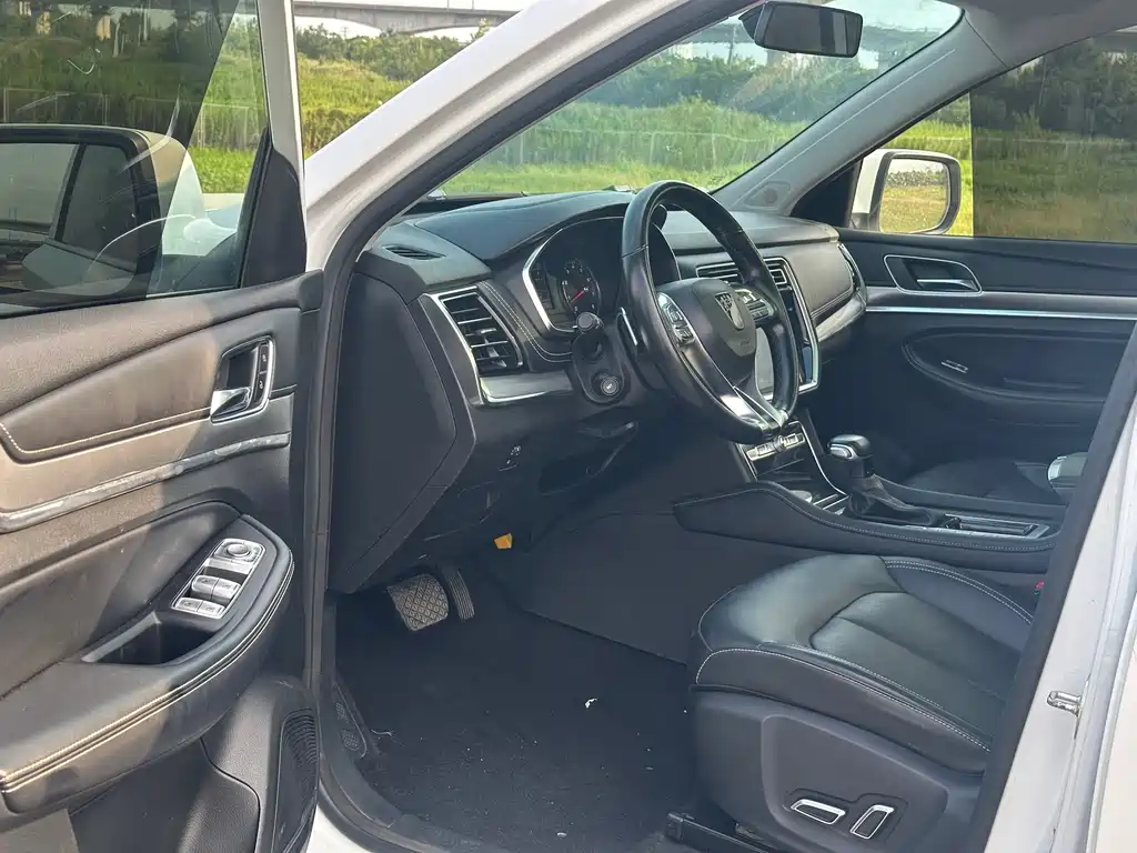 Roewe RX8 — миниатюра 4