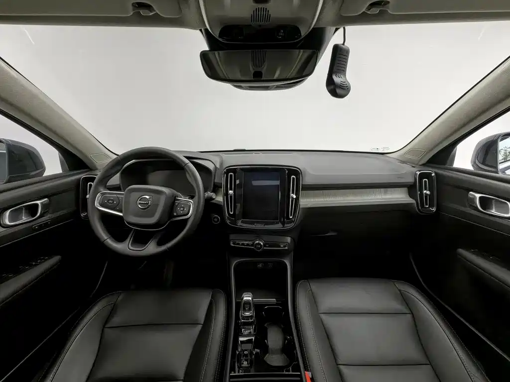 Volvo XC40 — миниатюра 5