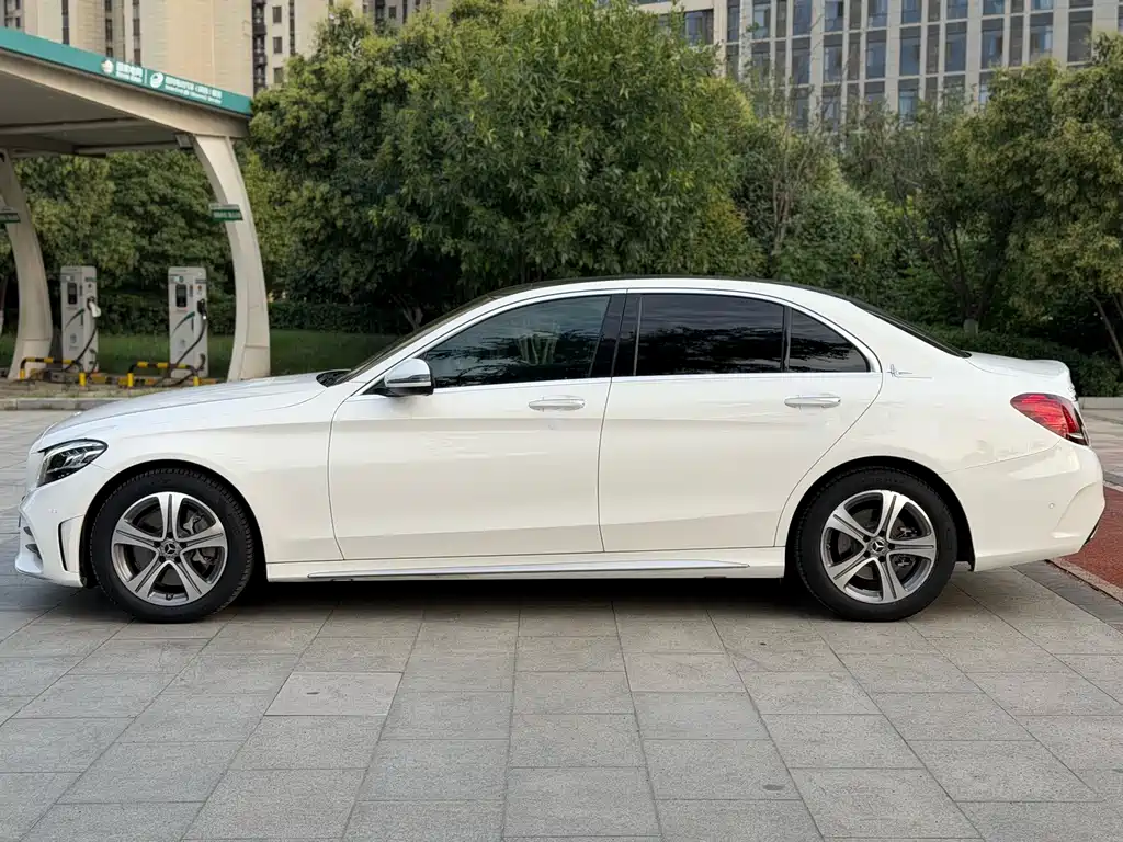 Mercedes-Benz C-Class — миниатюра 4