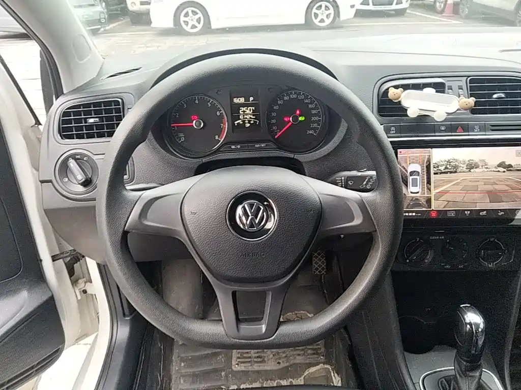Volkswagen Polo — миниатюра 11