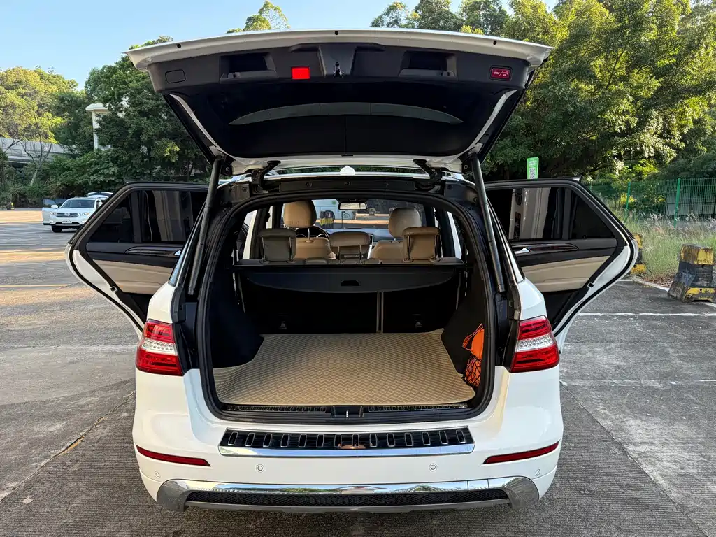 Mercedes-Benz M-Class — миниатюра 13