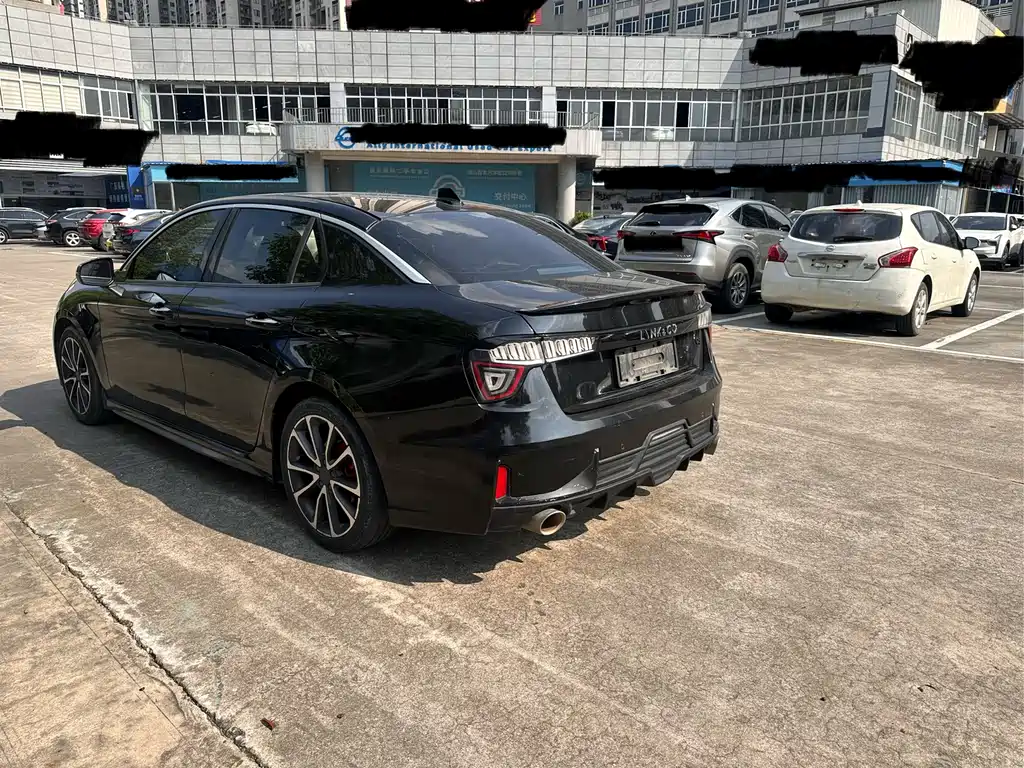 Lynk & Co 03 — миниатюра 4
