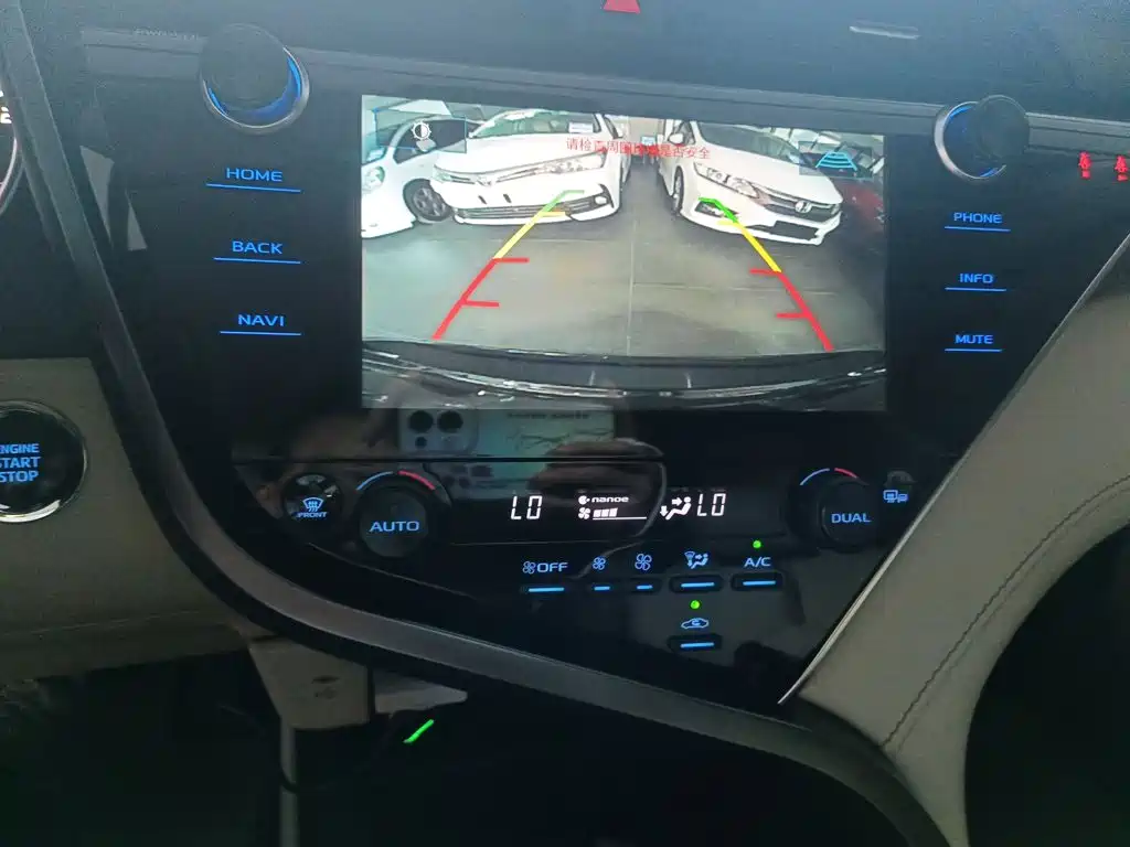Toyota Camry — миниатюра 13