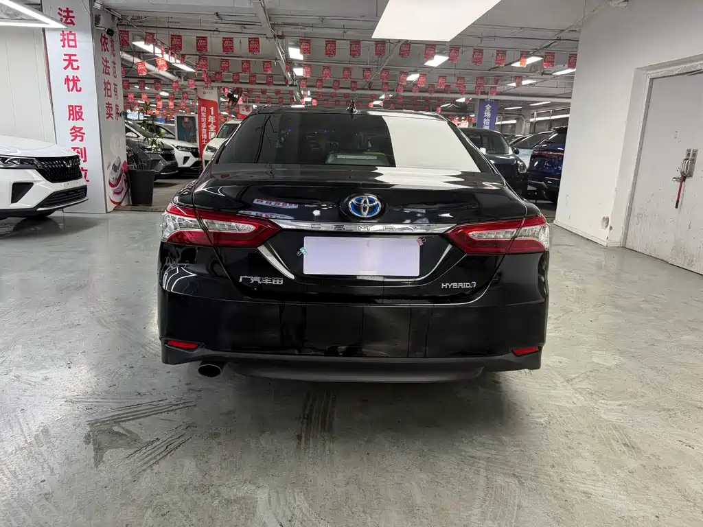 Toyota Camry — миниатюра 10