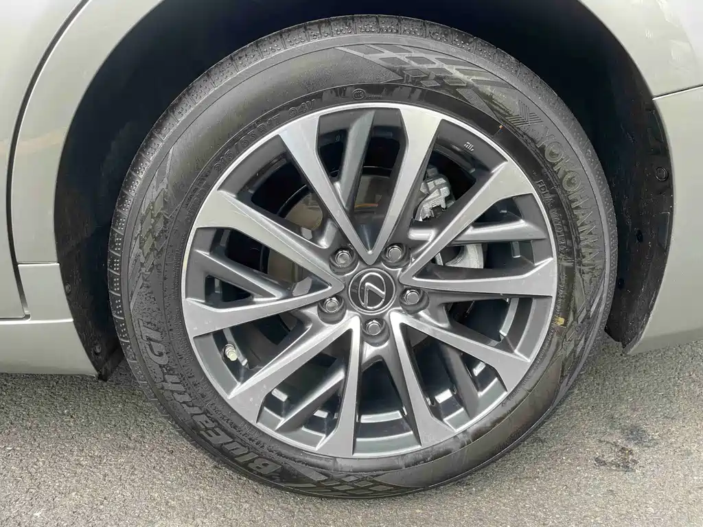 Lexus ES — миниатюра 15
