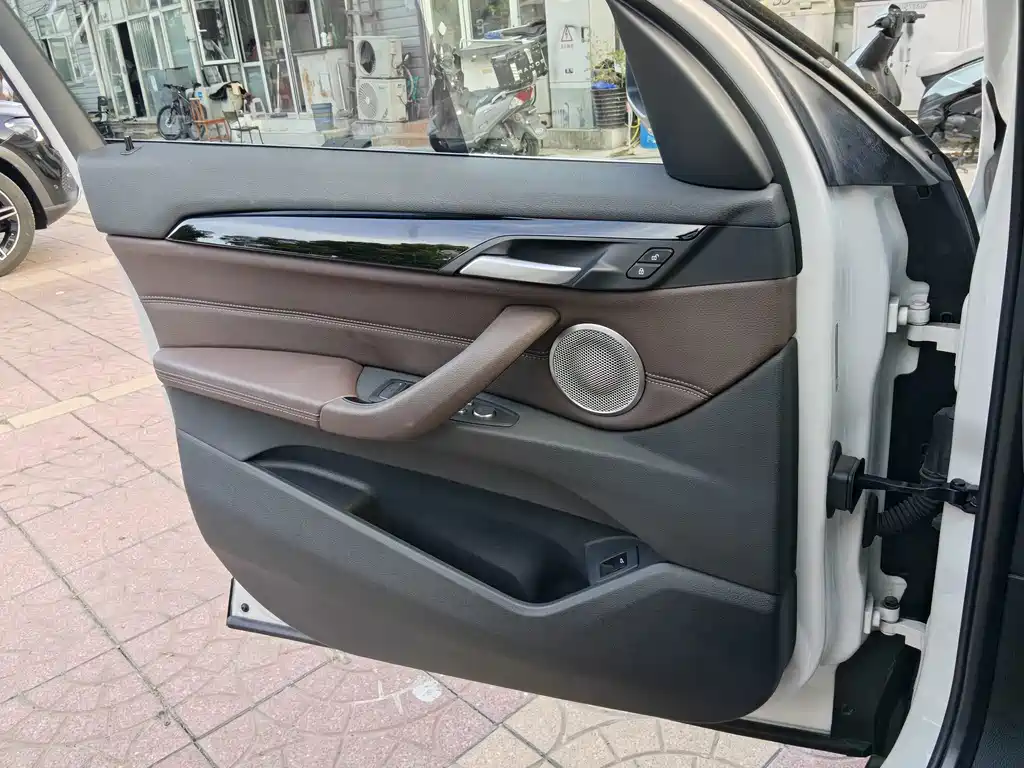 BMW X1 — миниатюра 6
