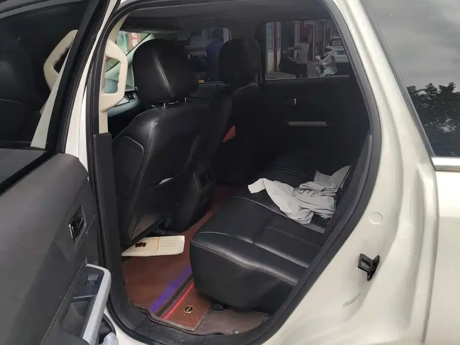 Ford Edge (Import) — миниатюра 11