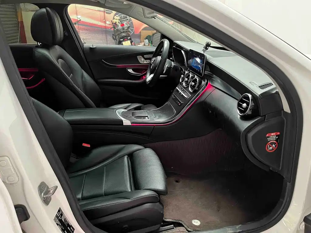 Mercedes-Benz C-Class — миниатюра 12