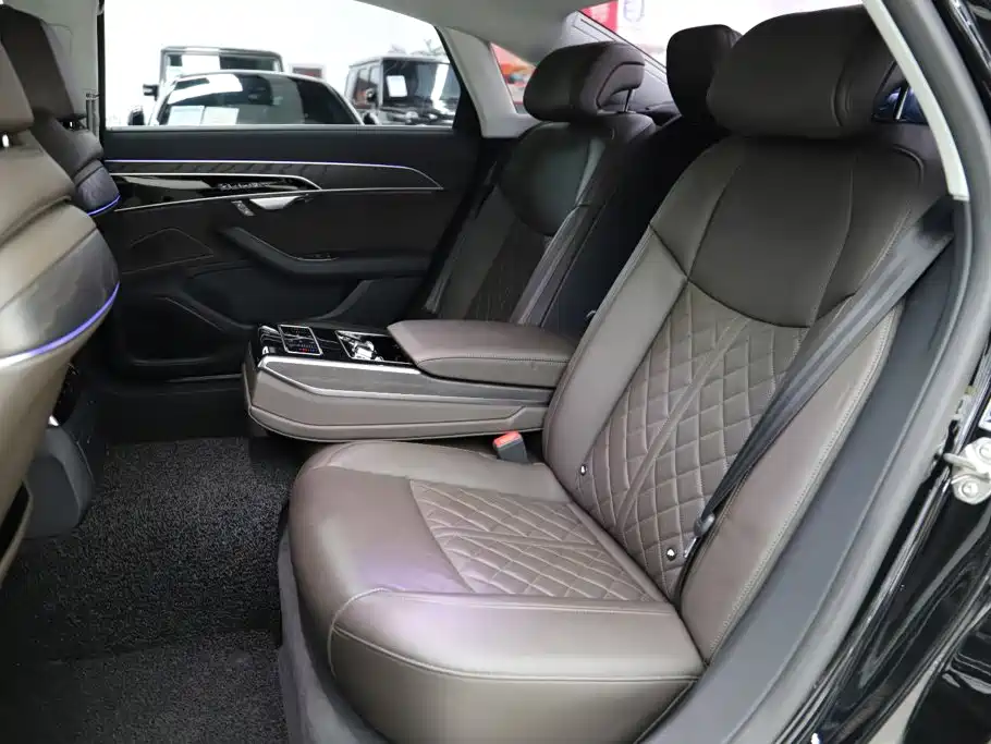 Audi A8 — миниатюра 7