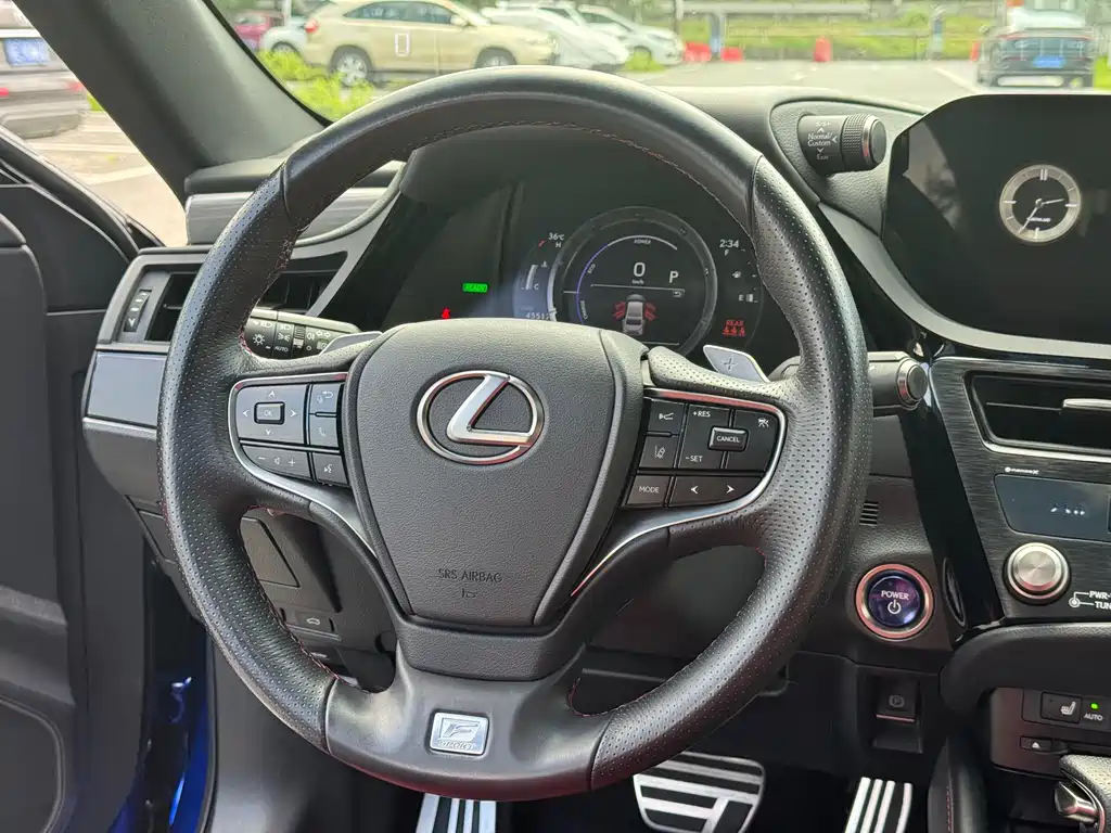 Lexus ES 2021 300h F SPORT
