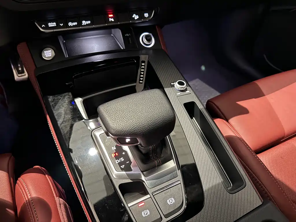 Audi Q5L — миниатюра 12