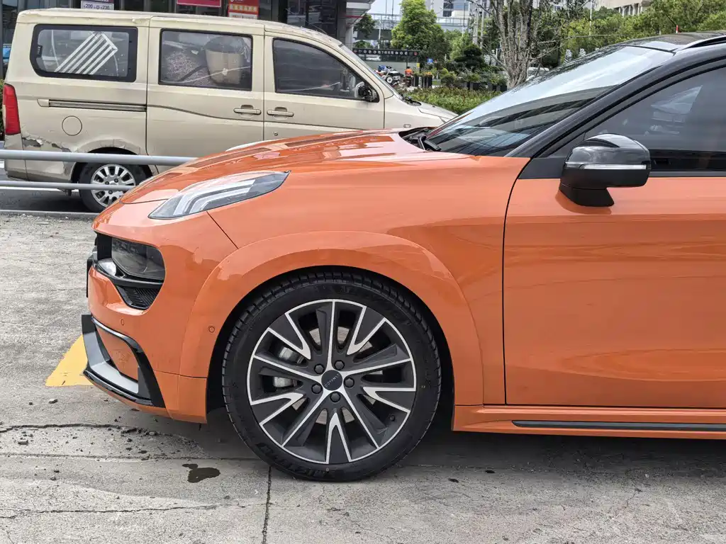 Lynk & Co 02 Hatchback — миниатюра 6