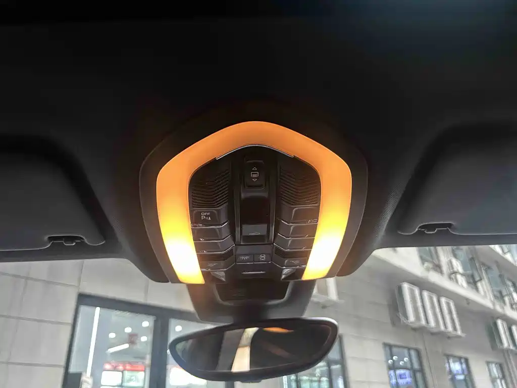 Porsche Macan — миниатюра 15