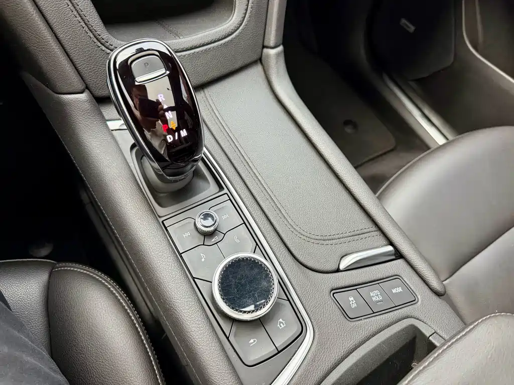 Cadillac XT5 — миниатюра 11