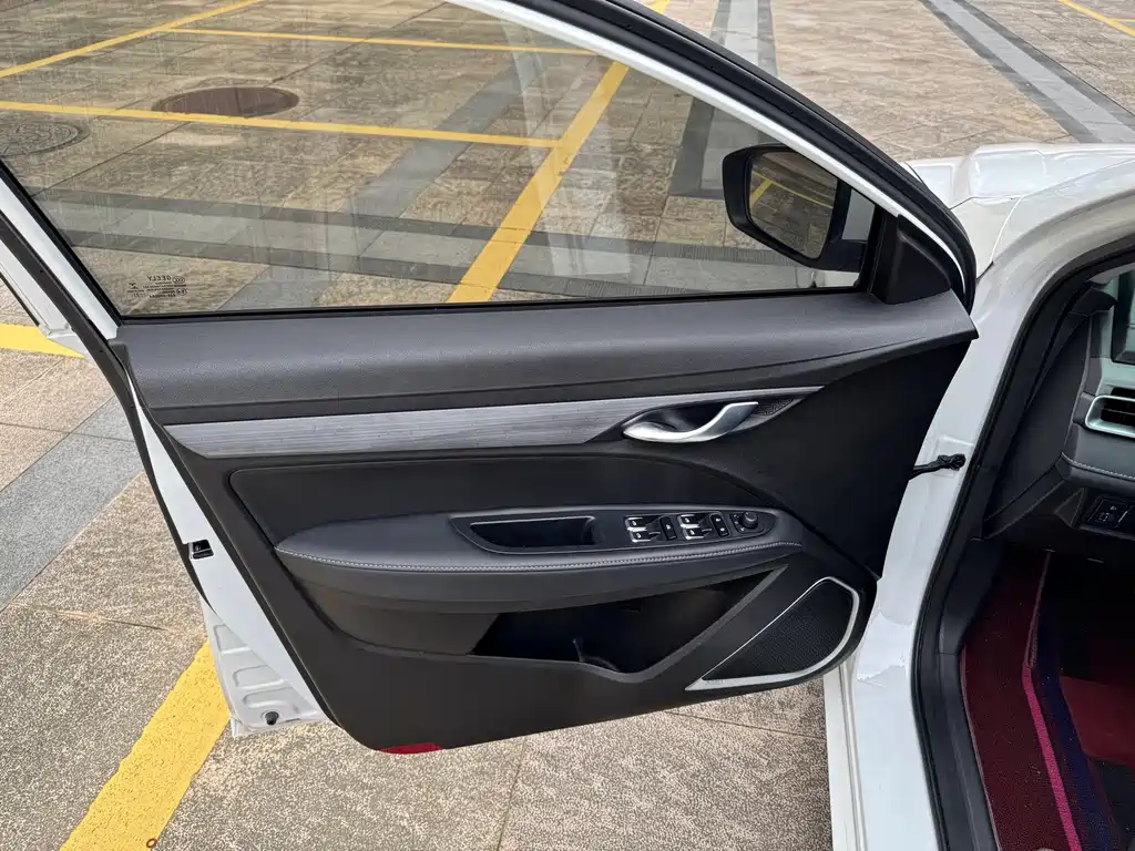 Geely Emgrand — миниатюра 15