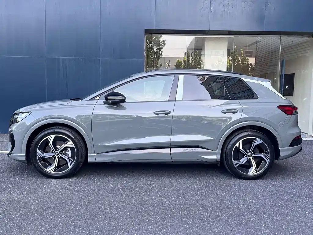 Audi Q4 e-tron — миниатюра 4