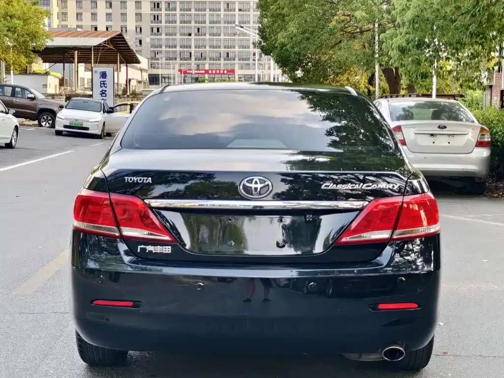 Toyota Camry — миниатюра 4