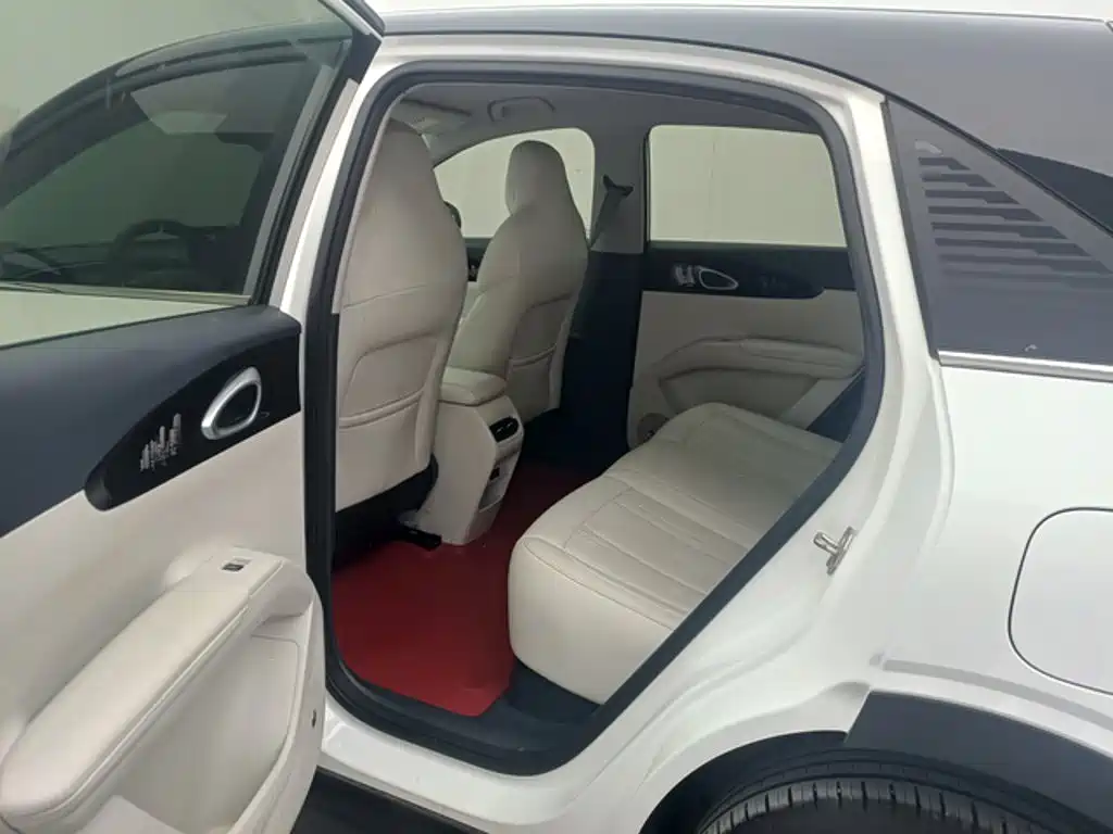 Geely Galaxy Xingyuan 2025 — фото 10