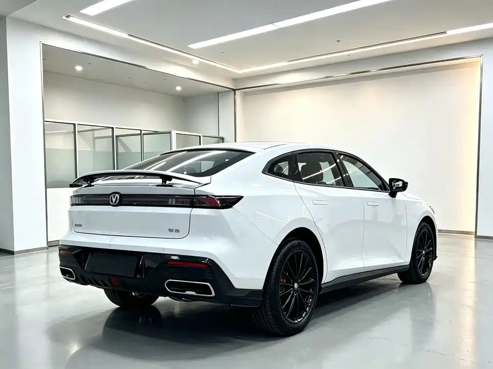 Changan Eado — миниатюра 8