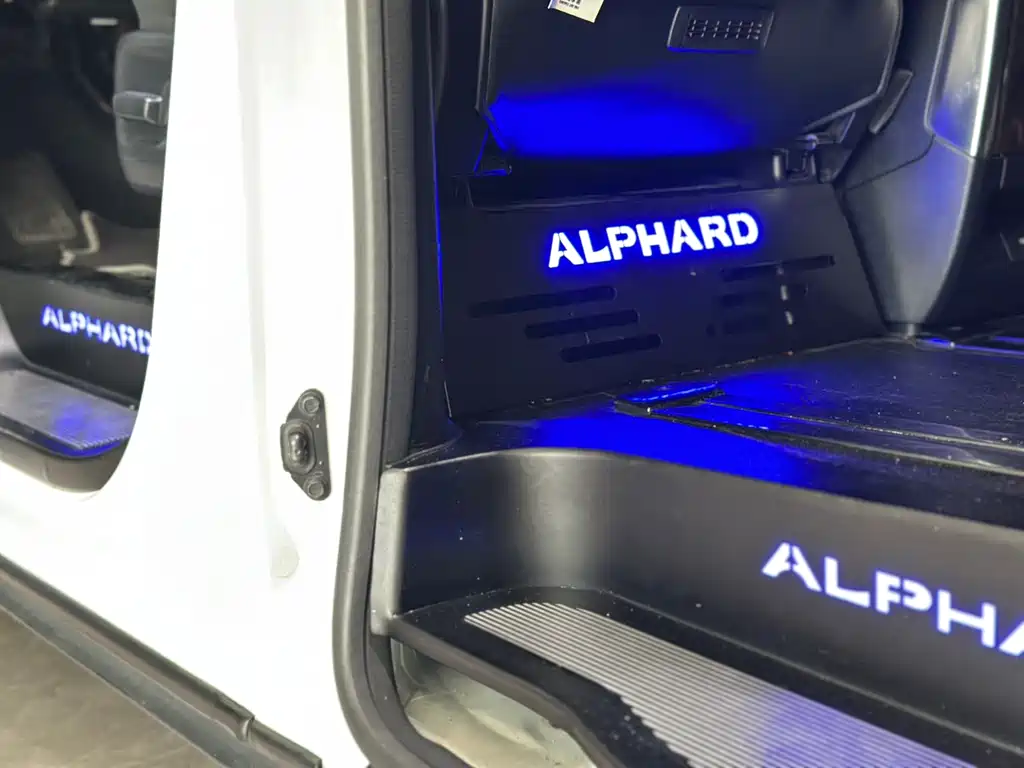 Toyota Alphard 2018 3.5L Luxury