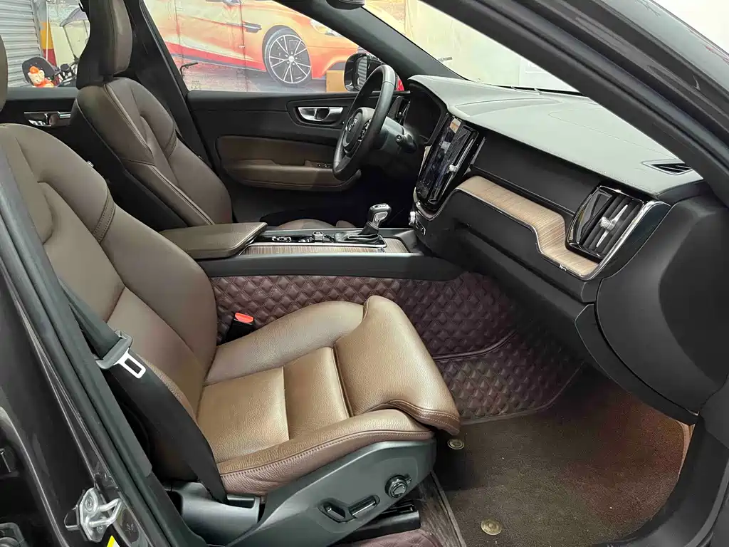 Volvo XC60 — миниатюра 12