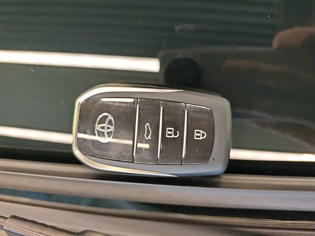 Toyota Avalon — миниатюра 9