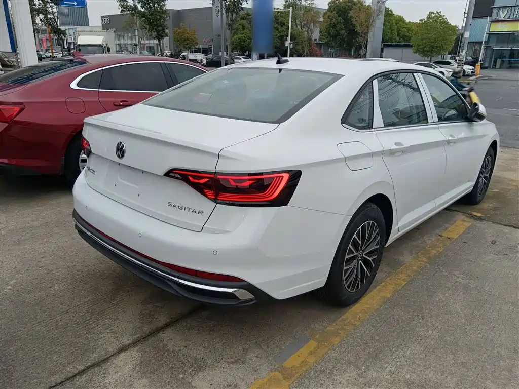 Volkswagen Sagitar 2025 200TSI DSG