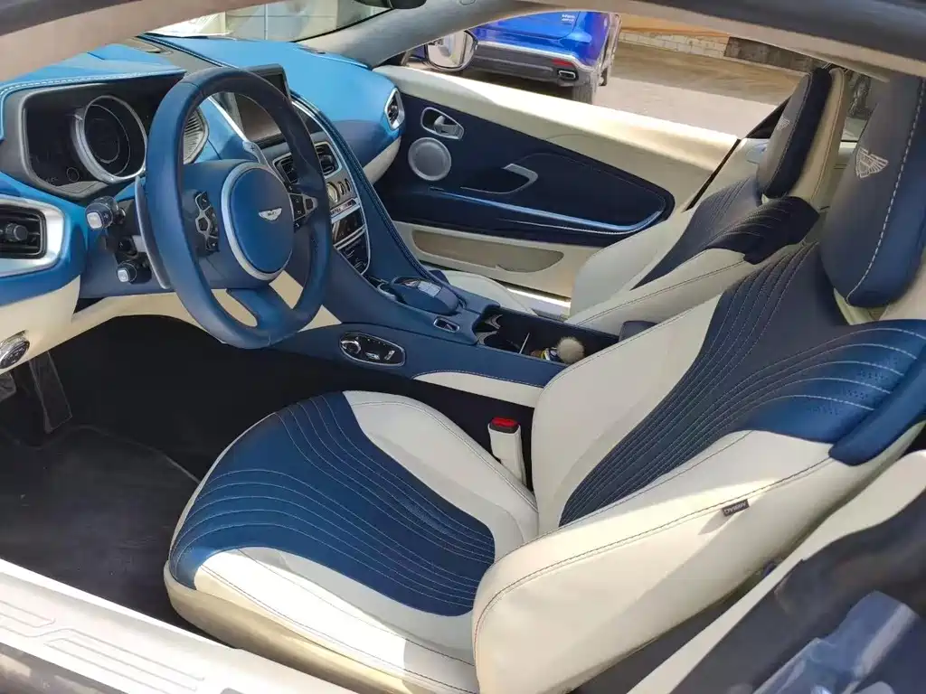 Aston Martin DB11 2019 4.0T V8 Coupe