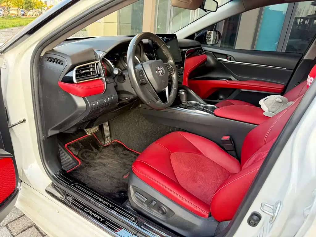 Toyota Camry — миниатюра 4