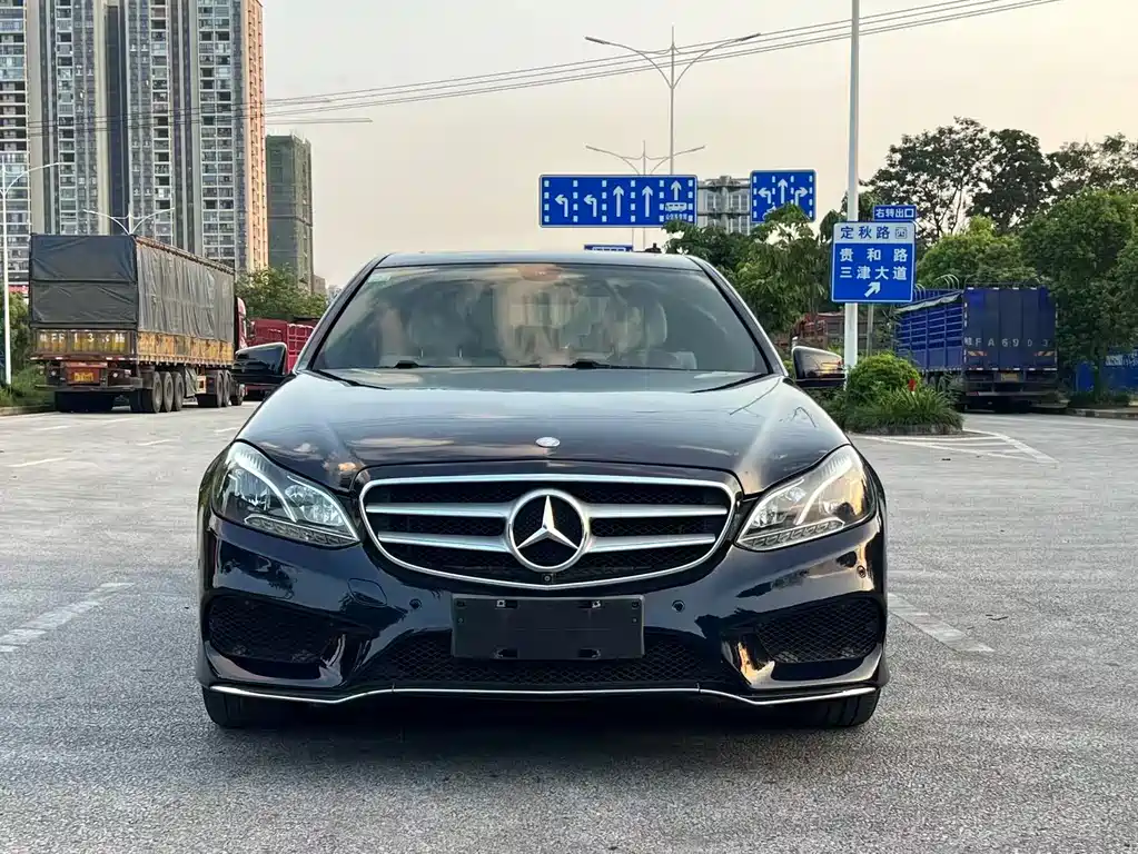 Mercedes-Benz E-Class — миниатюра 2