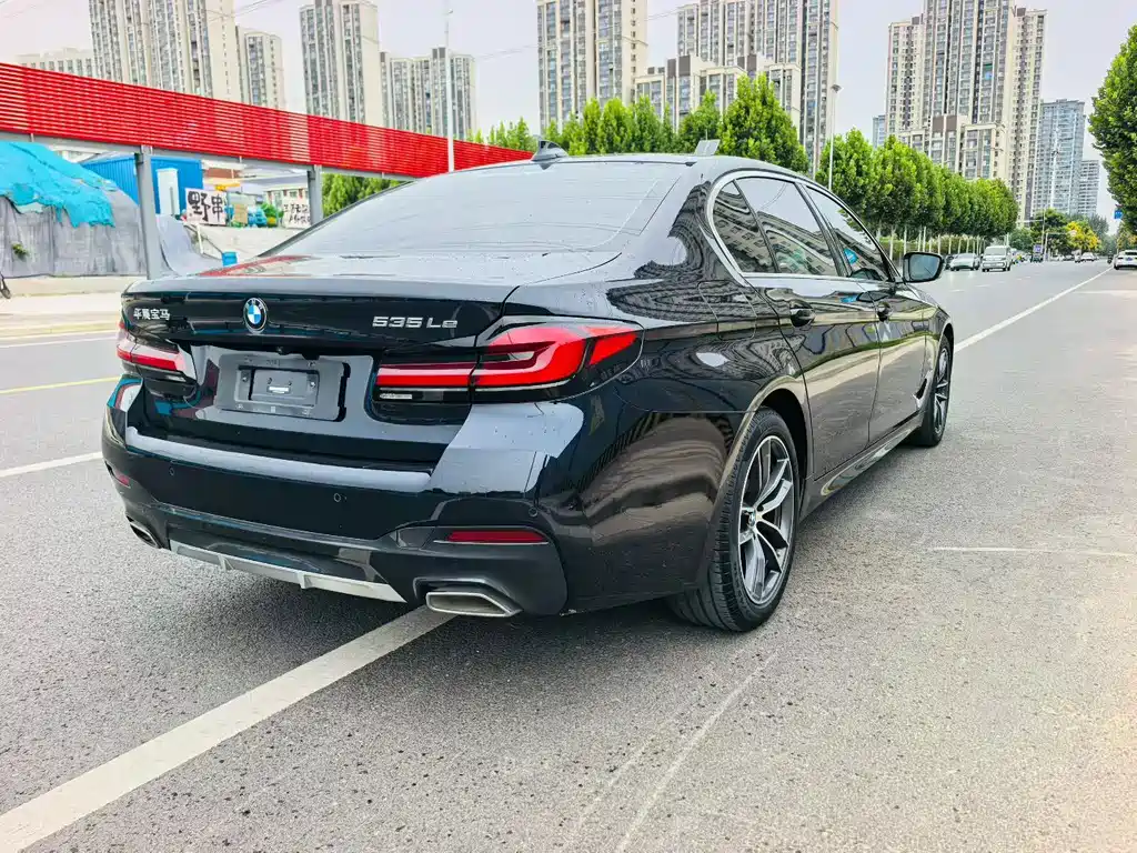 BMW 5 Series New Energy — миниатюра 9