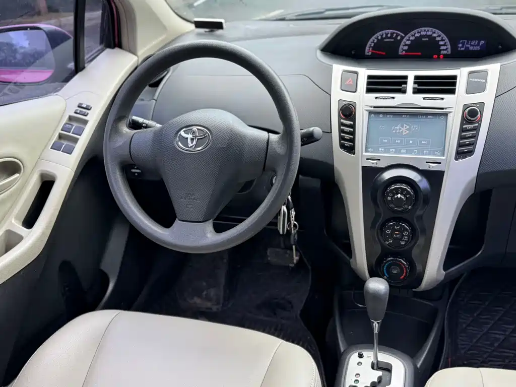 Toyota Yaris — миниатюра 4