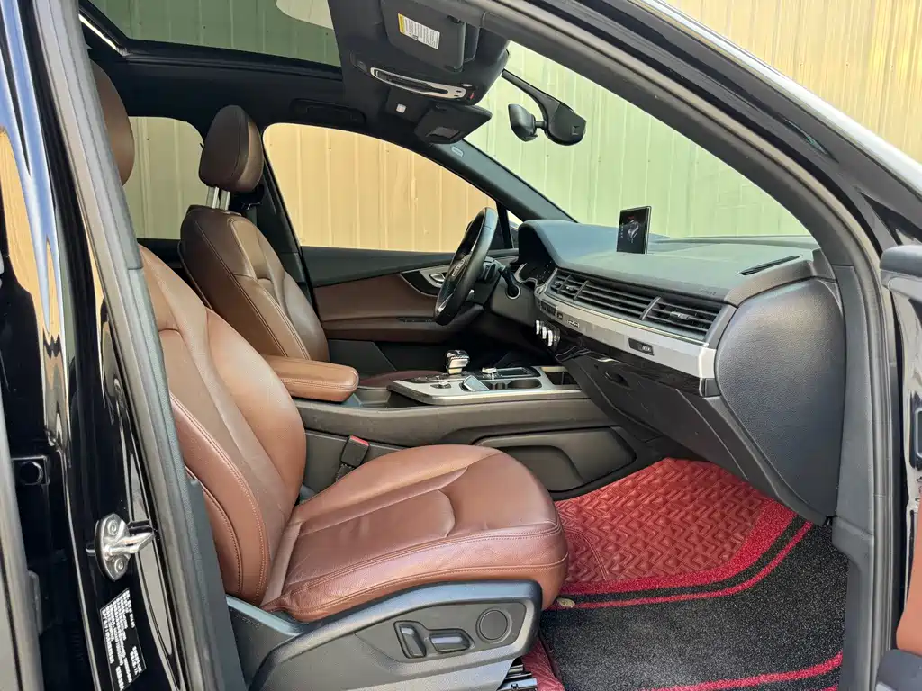 Audi Q7 — миниатюра 12