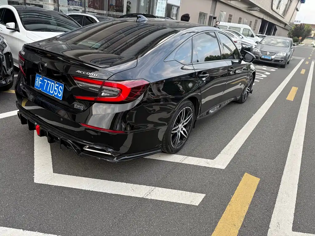 Honda Accord — миниатюра 9