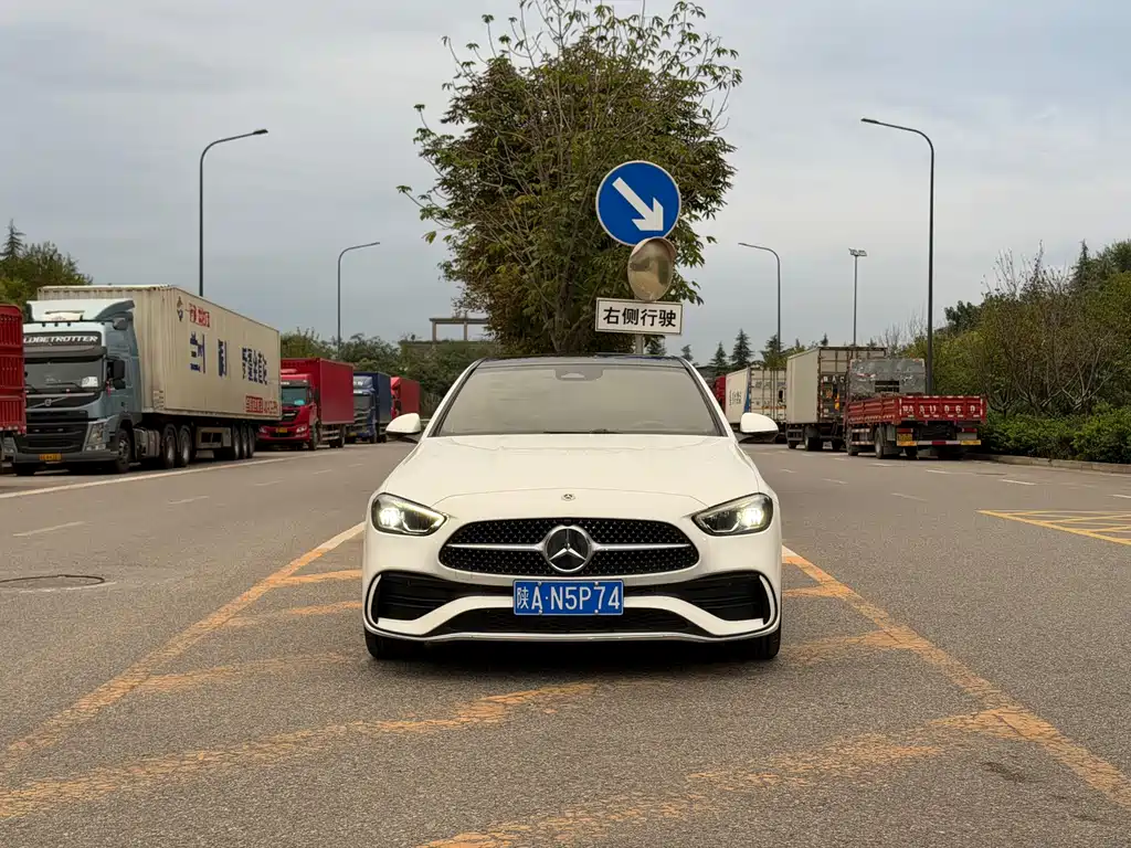 Mercedes-Benz C-Class — миниатюра 2